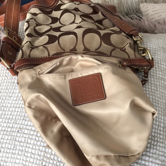 COACH Crossbody Bag - Picture 3 of 3